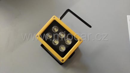 LED reflektor 10W přenosný AKU - LED_reflektor_10W_přenosný_AKU (2)
