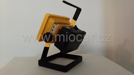 LED reflektor 10W přenosný AKU - LED_reflektor_10W_přenosný_AKU (10)