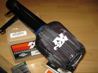 Suzuki SX4 KIT přímého sání K&N černé - převlek na filtr, zabraňující vniknutí vody