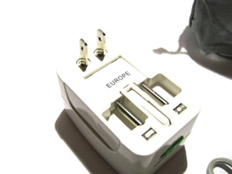 Zásuvkový adapter cestovní - zásuvkový adapter (2)