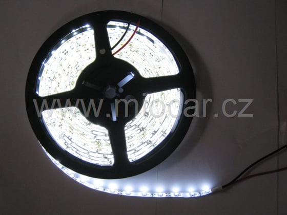 Led pásek / STRIP 5m bílý 12V 24W