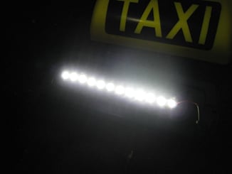 Taxi transparent na střechu magnetický 12V, LED podsvícený - LED 252 taxi (13)
