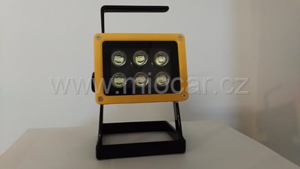 LED reflektor 10W přenosný AKU - LED_reflektor_10W_přenosný_AKU (11)