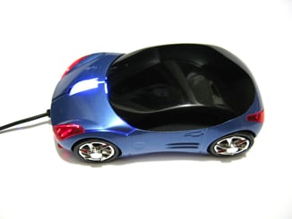 USB myš auto k PC optická tuning  svítící modrá - S touto myší můžete po Vašem psacím stole hbitě pádit - přičemž svítí přední a zpětná světla