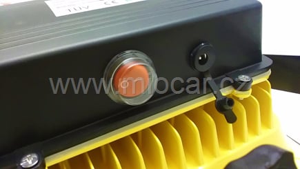 Přenosný nabíjecí LED reflektor 30W, COB - přenosný nabíjecí led reflektor 30W (2)