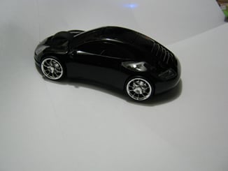 Myš ve tvaru auta Porsche optická USB svítící černá - myš černá tune usb (3).JPG