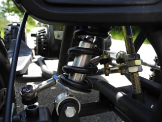 Čtyřkolka Racer 49 ccm - čtyřkolka racer 49 odpružení zadní nápravy