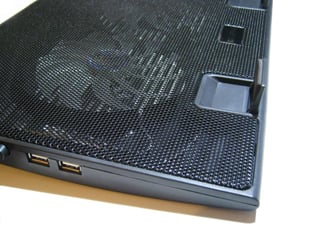 Chladící podložka pod notebook L6 DUAL  - Podložka chladící pod notebook L6. Napájení přes USB přímo s počítače, vypínač a další USB port .