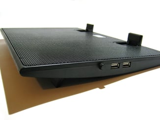 Chladící podložka pod notebook L6 DUAL  - Chladící podložka je stavitelná ve dvou stupních.