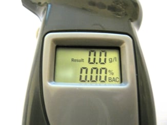 Alkohol tester digitální RoHS - Alkohol tester Doba zahřívání: do 10 sekund Reakční čas: cca 5 sekund
