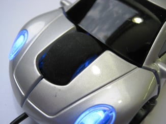Myš ve tvaru auta Porsche optická USB svítící stříbrná - pogumované kolečko - roler