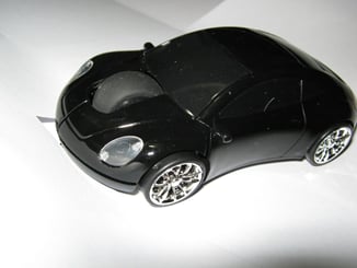 Myš ve tvaru auta Porsche optická USB svítící černá - myš černá tune usb (1).JPG