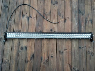 LED off-road světlo 240W - 80LED  pracovní světlo COMBO - Pracovní světlo LED 240W - 80LED COMBO, 10 - 30V. Rozptyl světla 16x LED - 60° z každé strany 8 krajní, 64x LED - 30°