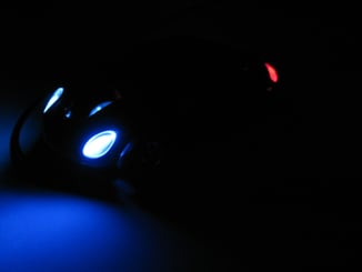 Myš ve tvaru auta  Porsche optická USB svítící červená - Myš PC auto USB svítí přední i zadní světla 