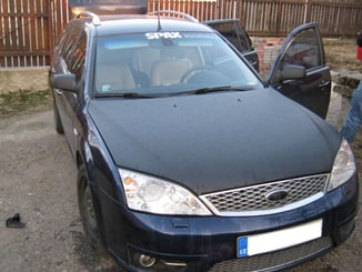 Polep vozů, motorek instalace 3D folií - Carbonová folie 3D černá, textura. Mondeo polep kapoty + zrátek+znak