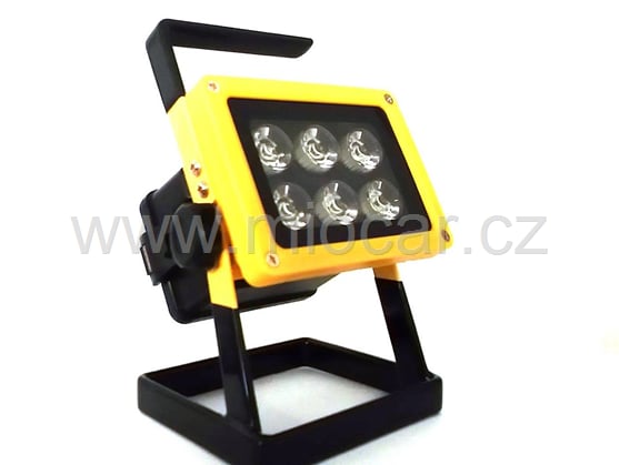 LED reflektor 10W přenosný AKU
