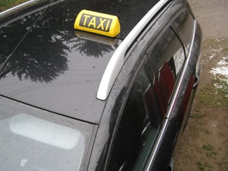 Taxi transparent na střechu magnetický 12V, LED podsvícený - Magnetické svítící logo TAXi, podsvícené LED 12V