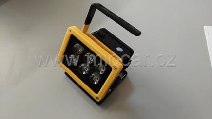 LED reflektor 10W přenosný AKU - LED_reflektor_10W_přenosný_AKU (1)