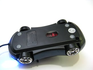 Myš ve tvaru auta Porsche optická USB svítící modrá - 115x56x29 mm  - rozlišení 800 dpi