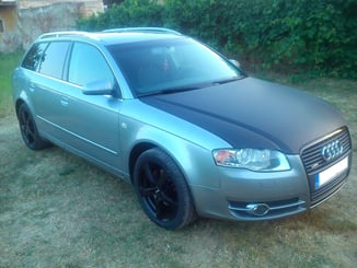 Polep vozů, motorek instalace 3D folií - Polep kapoty Audi A4 - folia 3d carbon imitace + zatmavení oken (2)