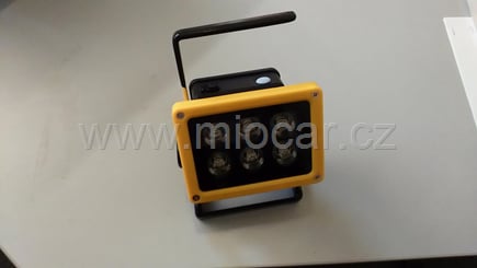 LED reflektor 10W přenosný AKU - LED_reflektor_10W_přenosný_AKU (3)