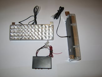Stroboskopy MAXI 2 x 48 LED flash light 3-funkce modré - barva světla : 2x maxi modrý panel     3 funkce strobozáblesků Rozměry: šxvxh 187x69x30 mm