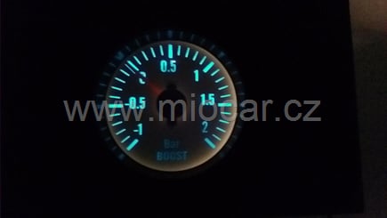 Budík tlak turba -1 - +2 bar bílý - pridavny_budik_tlak_turba_auto gauge (2)