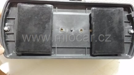 Taxi transparent na střechu magnetický 12V, LED podsvícený - 2x silný magnet  na spodní straně majáku s gumovou krytkou proti poškrábání karosérie.