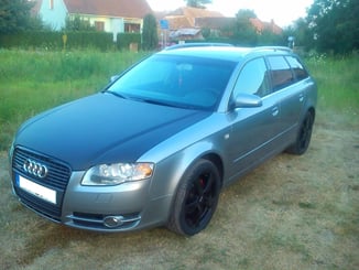Polep vozů, motorek instalace 3D folií - Polep kapoty Audi A4 - folia 3d carbon imitace + zatmavení oken (1)