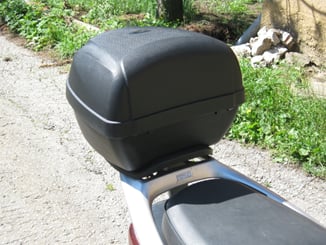 Motokufr 28 L  - kufr na motorku černý - Motokufr JPG