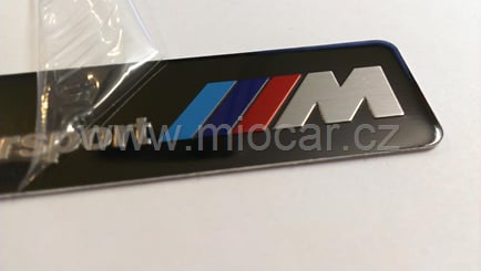 Motorsport ALU samolepka - BMW Motorsport. Samolepka je z lícové strany opatřeny ochrannou folií proti požkození.