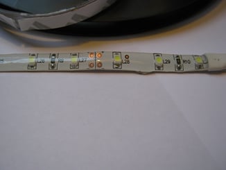Led pásek / STRIP 5m bílý 12V 24W - led strip Lze zkracovat po 5cm