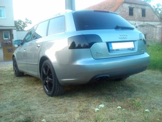 Polep vozů, motorek instalace 3D folií - Polep kapoty Audi A4 - folia 3d carbon imitace + zatmavení oken (4)
