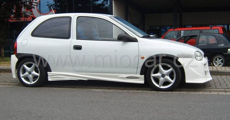 OPEL CORSA B - prahy