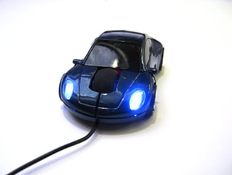 Myš ve tvaru auta Porsche optická USB svítící modrá - Myš USB modrá (2).JPG