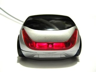 Myš auto k PC optická USB tuning svítící stříbrná - S touto myší můžete po Vašem psacím stole hbitě pádit - přičemž svítí přední a zpětná světla