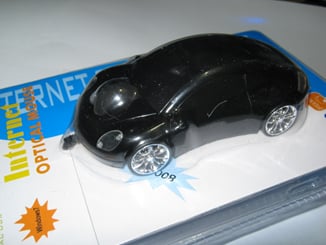 Myš ve tvaru auta Porsche optická USB svítící černá - myš černá tune usb (5).JPG