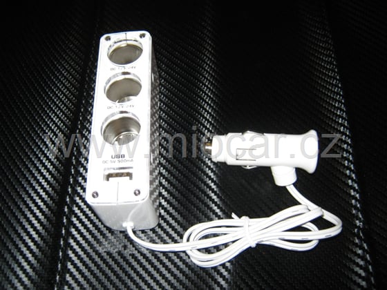 Roztrojka zásuvky auto zapalovače s USB bílá